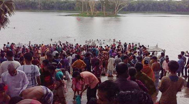 দুর্গাসাগরে হিন্দু পূণ্যার্থীদের তীর্থস্নান স্থগিত