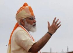 স্বাধীনতা দিবসে চীন ও পাকিস্তানকে হুঁশিয়ার করলেন মোদী
