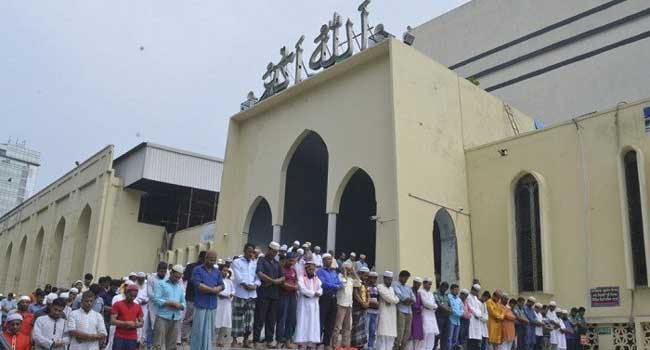 জুমার দিনের ফজিলত ও বিশেষ আমল