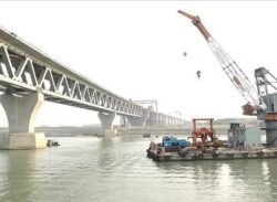 বসল ৩৬তম স্প্যান, দৃশ্যমান ৫৪০০ মিটার পদ্মাসেতু