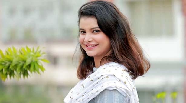 অপেক্ষায় শবনম ফারিয়া