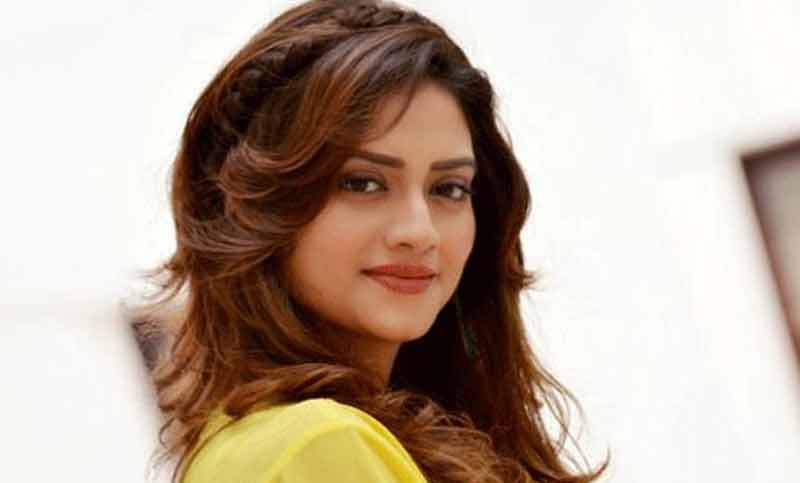 অন্তঃসত্ত্বা হয়েও গর্ভনিরোধক ওষুধের প্রচারে নুসরাত