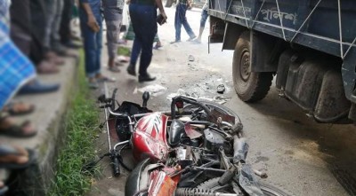 বরিশালে ট্রাকচাপায় মোটরসাইকেলের দুই আরোহী নিহত