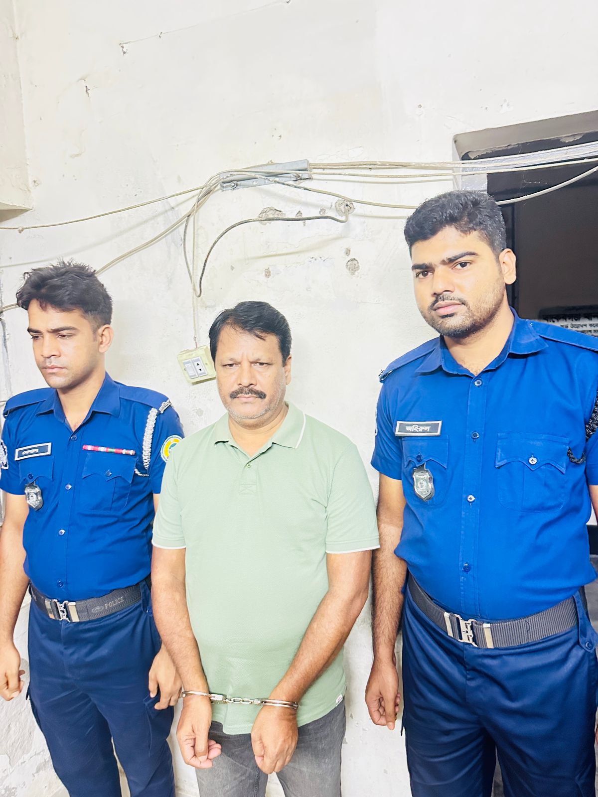 বাকেরগঞ্জের সাবেক পৌর মেয়র লোকমান গ্রেফতার